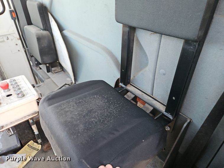 image for item OF9822 2011 International  7300 refuse truck