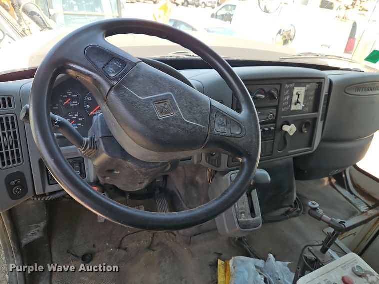 image for item OF9822 2011 International  7300 refuse truck