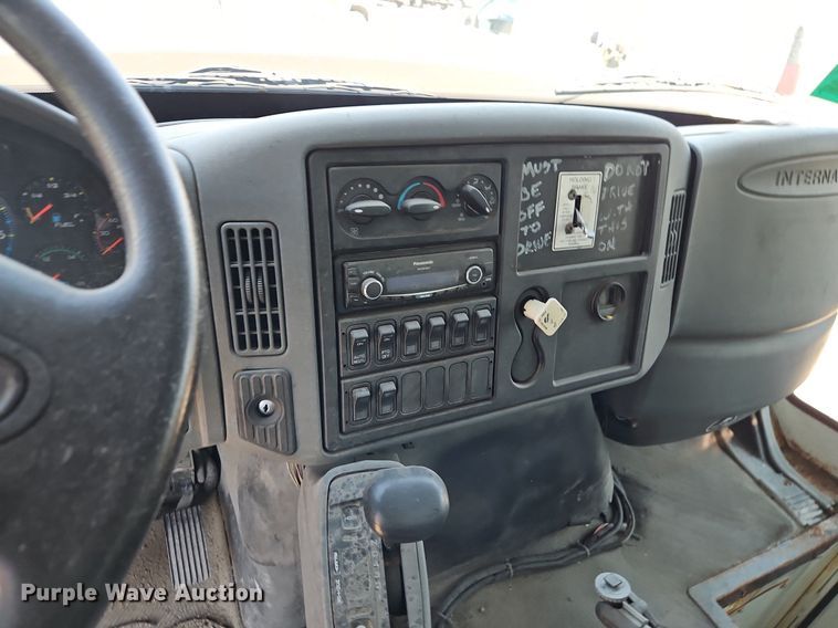 image for item OF9822 2011 International  7300 refuse truck