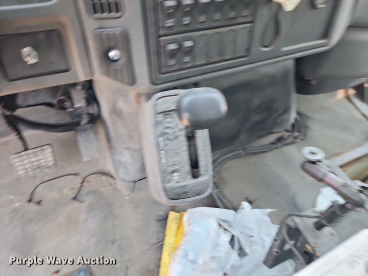 image for item OF9822 2011 International  7300 refuse truck