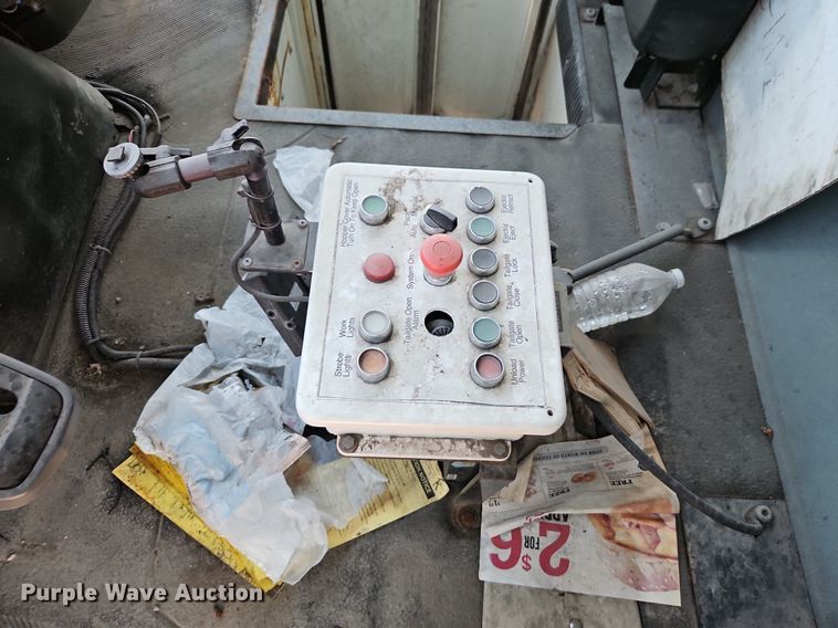 image for item OF9822 2011 International  7300 refuse truck