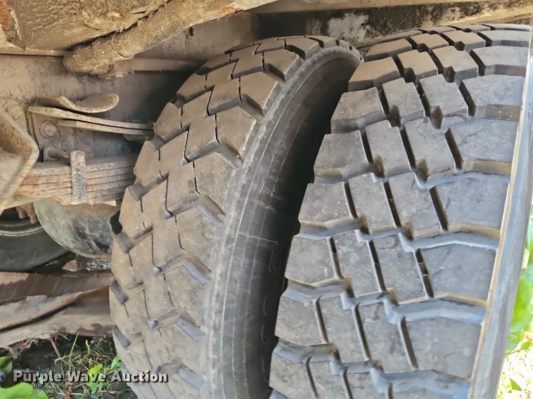 image for item OF9822 2011 International  7300 refuse truck