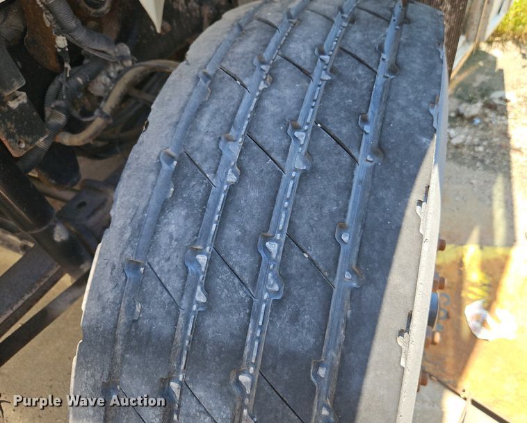 image for item OF9822 2011 International  7300 refuse truck