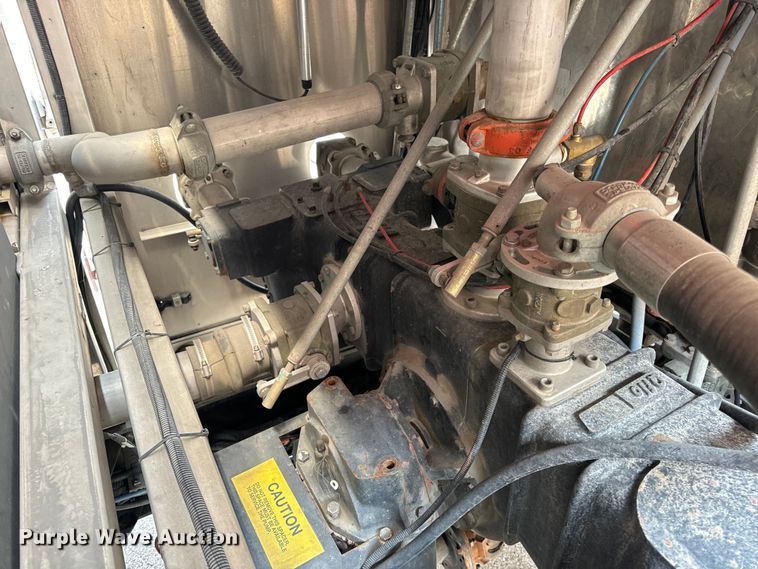 image for item OF9884 2010 International  4400 DuraStar pumper fire truck