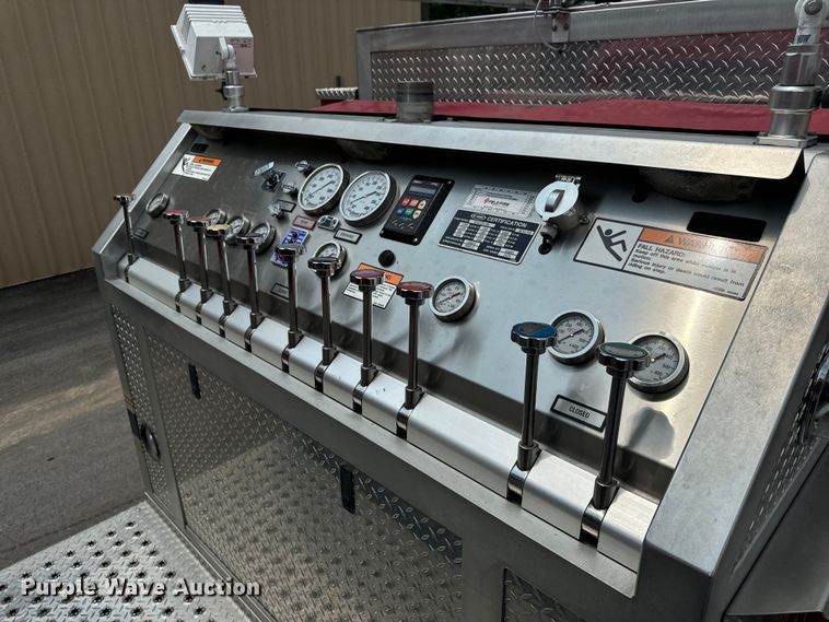 image for item OF9884 2010 International  4400 DuraStar pumper fire truck