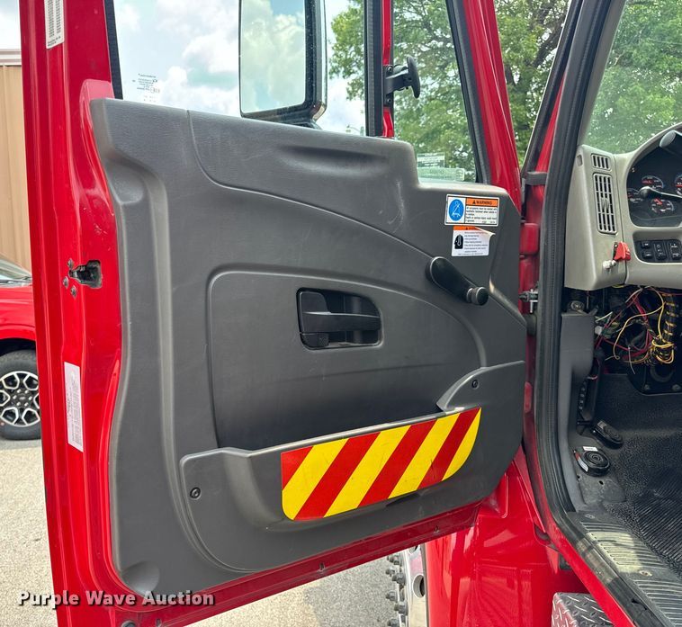 image for item OF9884 2010 International  4400 DuraStar pumper fire truck