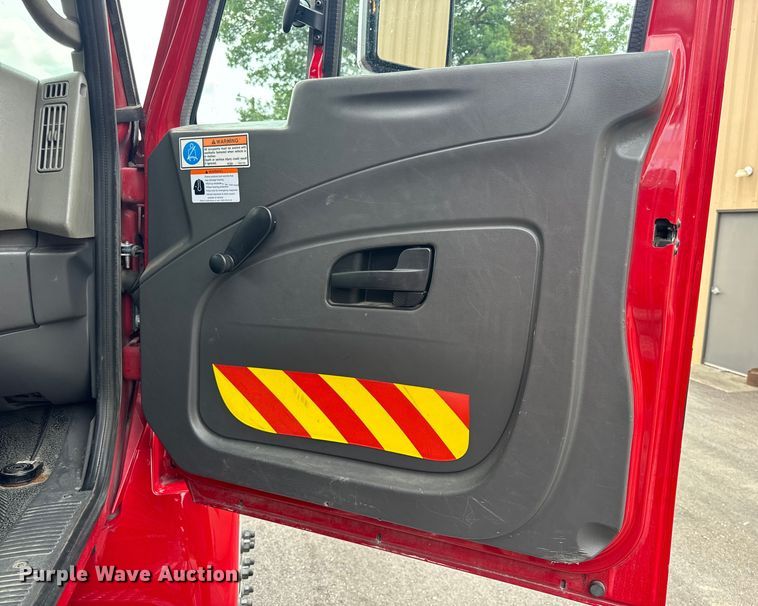 image for item OF9884 2010 International  4400 DuraStar pumper fire truck