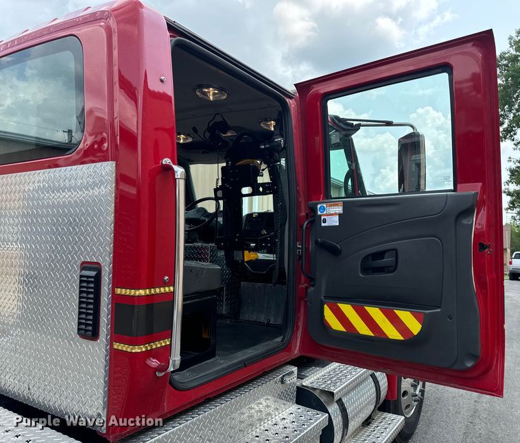image for item OF9884 2010 International  4400 DuraStar pumper fire truck