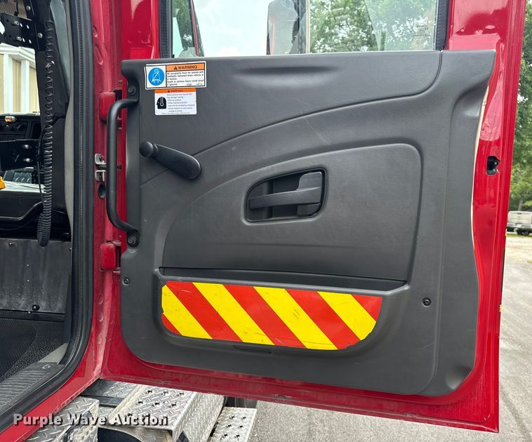 image for item OF9884 2010 International  4400 DuraStar pumper fire truck