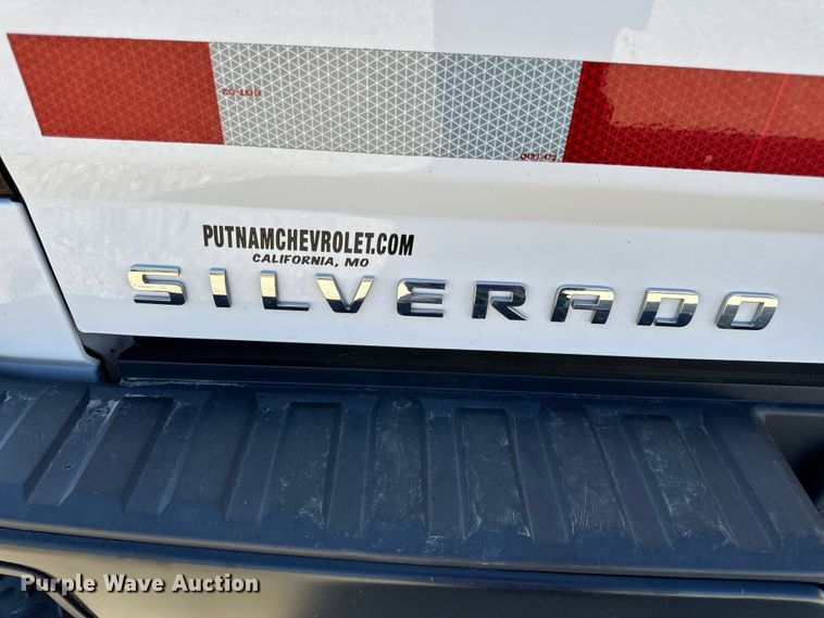 image for item OF9934 2017 Chevrolet  Silverado 1500 Crew Cab pickup truck