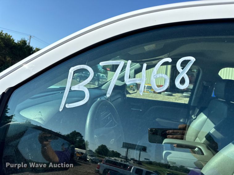 image for item OF9934 2017 Chevrolet  Silverado 1500 Crew Cab pickup truck