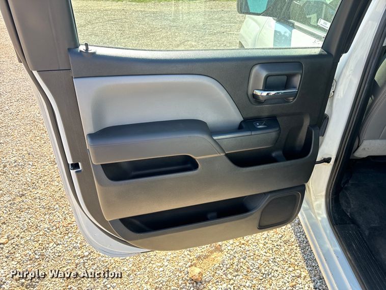 image for item OF9934 2017 Chevrolet  Silverado 1500 Crew Cab pickup truck