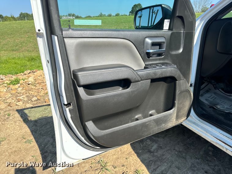 image for item OF9935 2015 Chevrolet  Silverado 1500 Crew Cab pickup truck