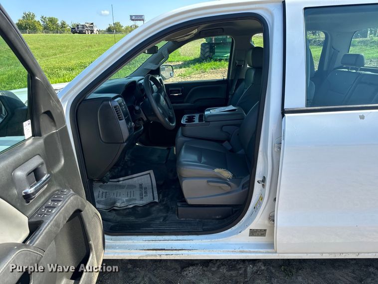 image for item OF9935 2015 Chevrolet  Silverado 1500 Crew Cab pickup truck