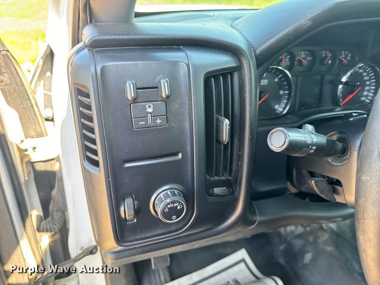 image for item OF9935 2015 Chevrolet  Silverado 1500 Crew Cab pickup truck