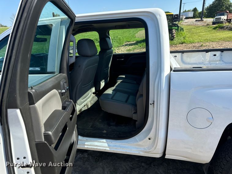 image for item OF9935 2015 Chevrolet  Silverado 1500 Crew Cab pickup truck