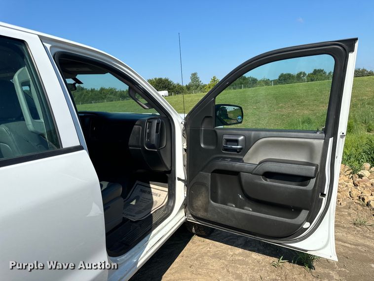 image for item OF9935 2015 Chevrolet  Silverado 1500 Crew Cab pickup truck