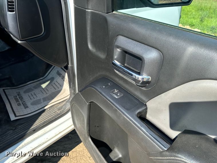 image for item OF9935 2015 Chevrolet  Silverado 1500 Crew Cab pickup truck