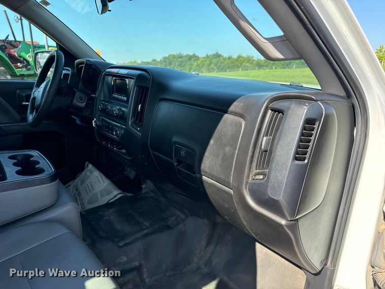 image for item OF9935 2015 Chevrolet  Silverado 1500 Crew Cab pickup truck