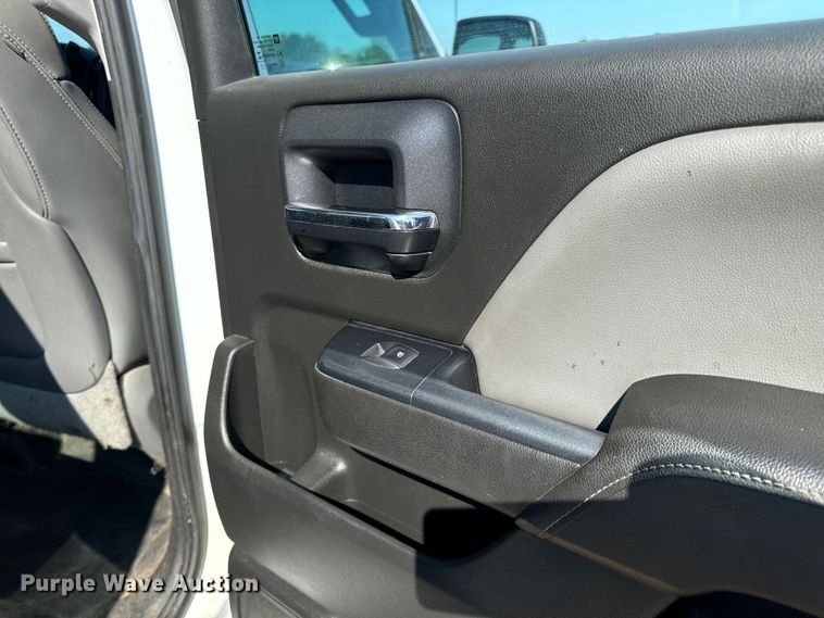 image for item OF9935 2015 Chevrolet  Silverado 1500 Crew Cab pickup truck