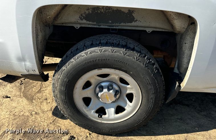 image for item OF9935 2015 Chevrolet  Silverado 1500 Crew Cab pickup truck