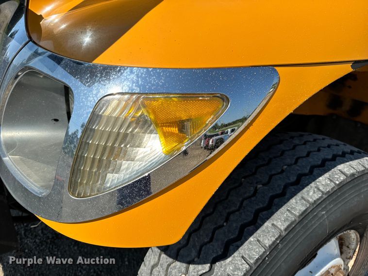 image for item OF9937 2006 International  7400 dump truck