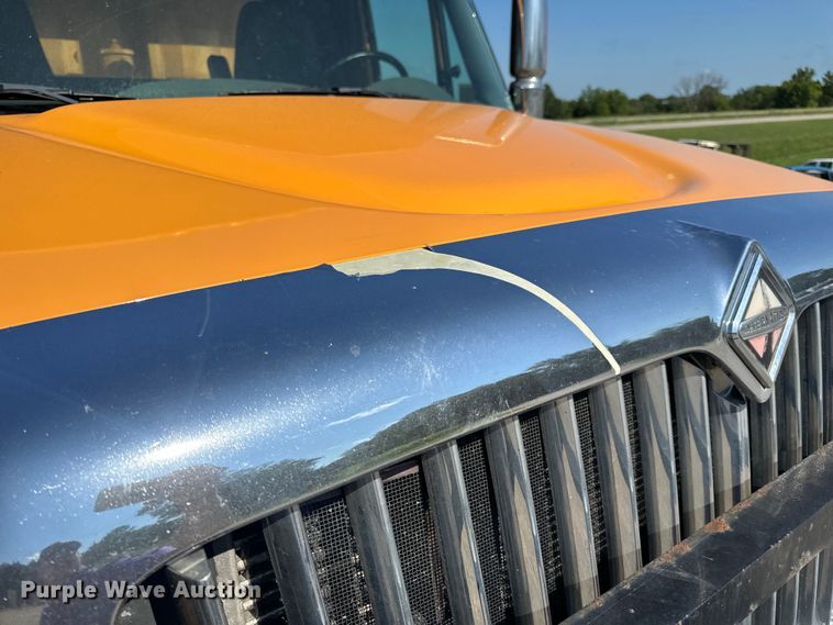 image for item OF9937 2006 International  7400 dump truck