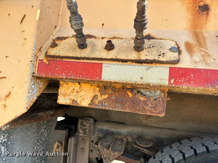 image for item OF9937 2006 International  7400 dump truck