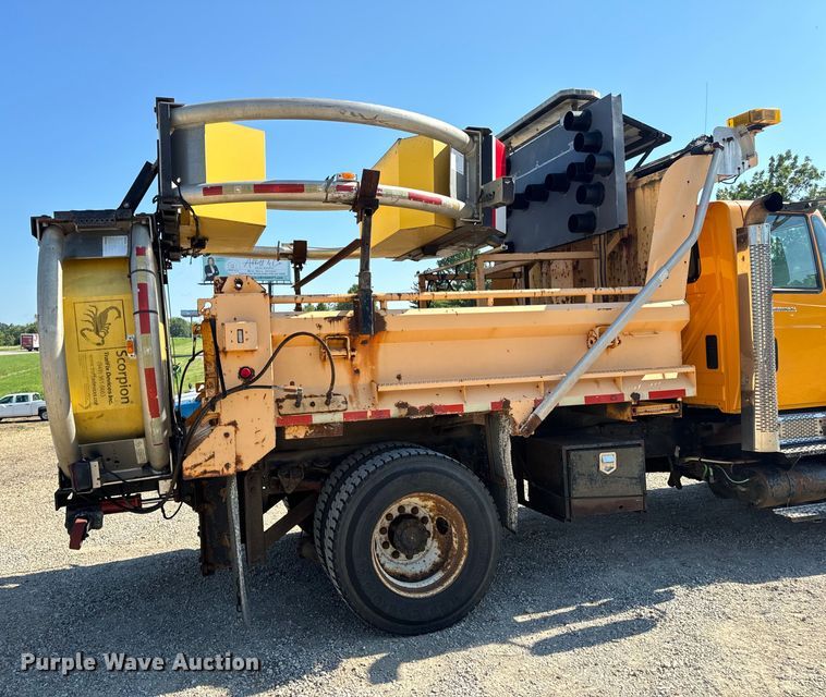 image for item OF9937 2006 International  7400 dump truck