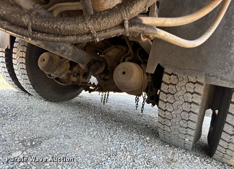 image for item OF9937 2006 International  7400 dump truck