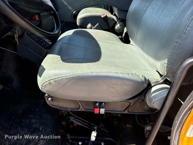 image for item OF9937 2006 International  7400 dump truck