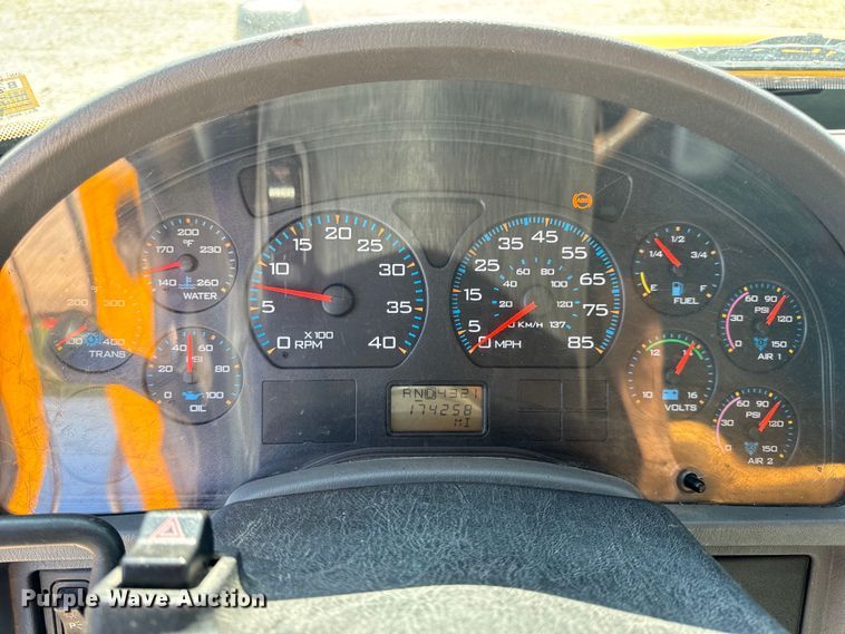 image for item OF9937 2006 International  7400 dump truck