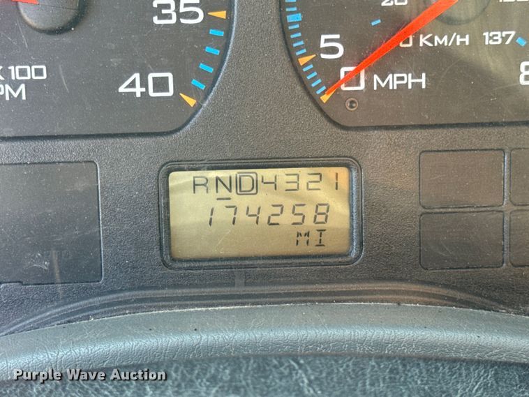 image for item OF9937 2006 International  7400 dump truck