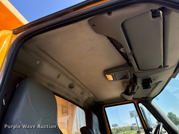 image for item OF9937 2006 International  7400 dump truck