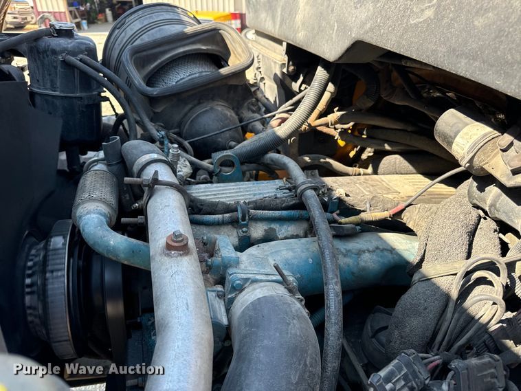 image for item OF9937 2006 International  7400 dump truck