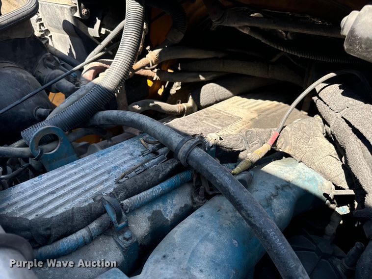 image for item OF9937 2006 International  7400 dump truck