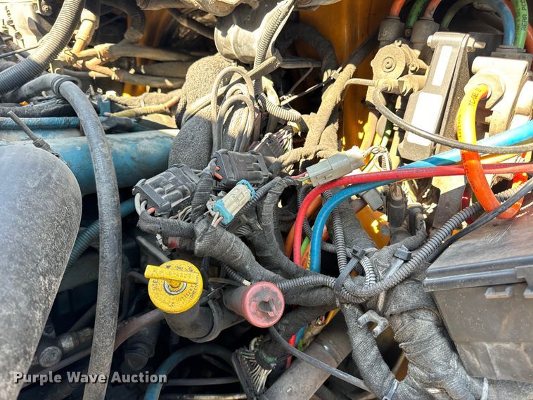 image for item OF9937 2006 International  7400 dump truck