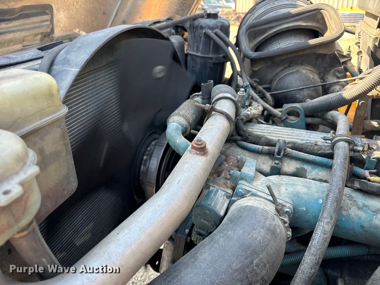 image for item OF9937 2006 International  7400 dump truck