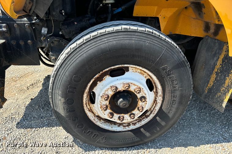 image for item OF9937 2006 International  7400 dump truck