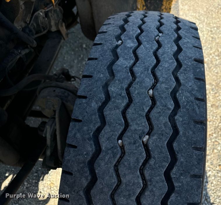 image for item OF9937 2006 International  7400 dump truck