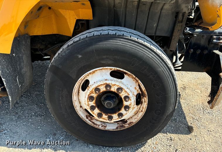 image for item OF9937 2006 International  7400 dump truck