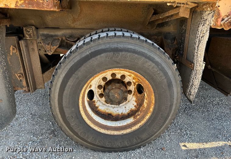 image for item OF9937 2006 International  7400 dump truck