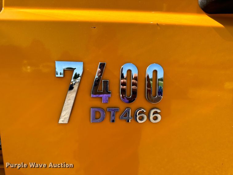 image for item OF9937 2006 International  7400 dump truck