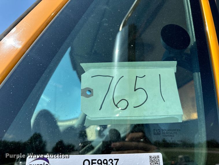 image for item OF9937 2006 International  7400 dump truck