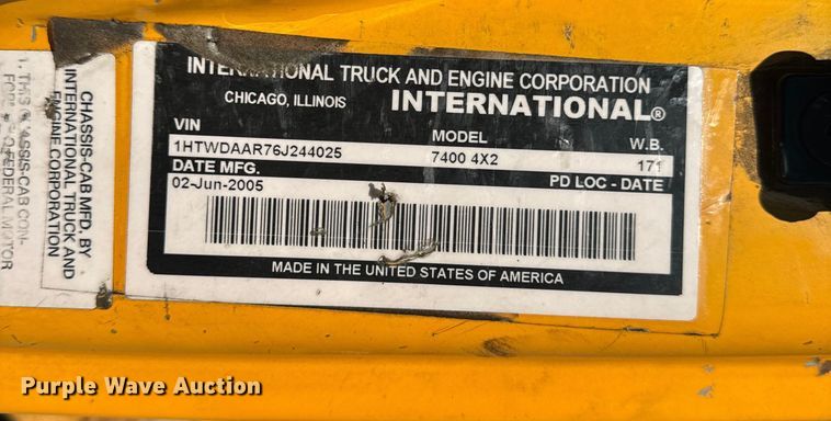 image for item OF9937 2006 International  7400 dump truck