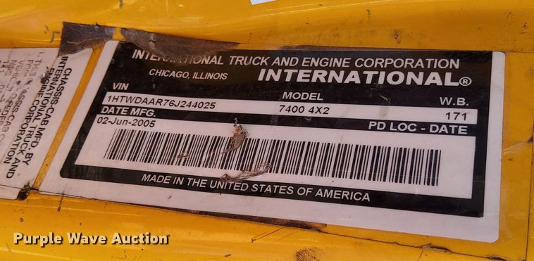 image for item OF9937 2006 International  7400 dump truck