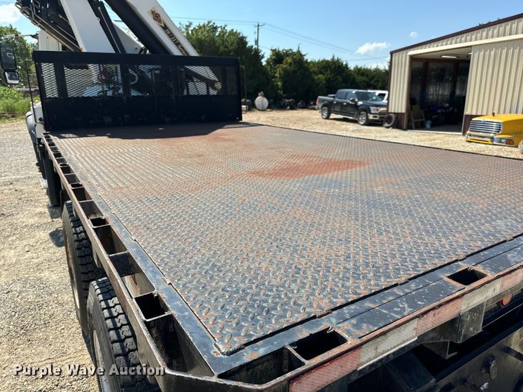 image for item OF9938 2005 International  7600  crane truck