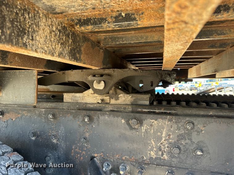 image for item OF9938 2005 International  7600  crane truck