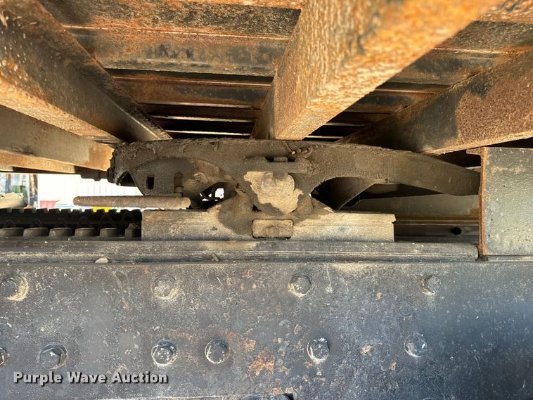 image for item OF9938 2005 International  7600  crane truck