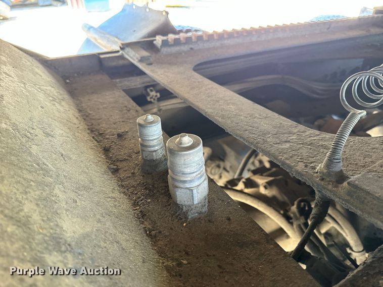 image for item OF9938 2005 International  7600  crane truck